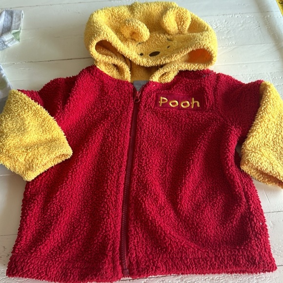 18/24m Disney, Mickey Mouse, T-shirt, gray and green, Winnie the Pooh sweater - Picture 5 of 7